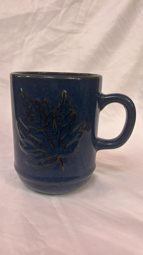 Large Vintage Blue Maple Leaf Mug