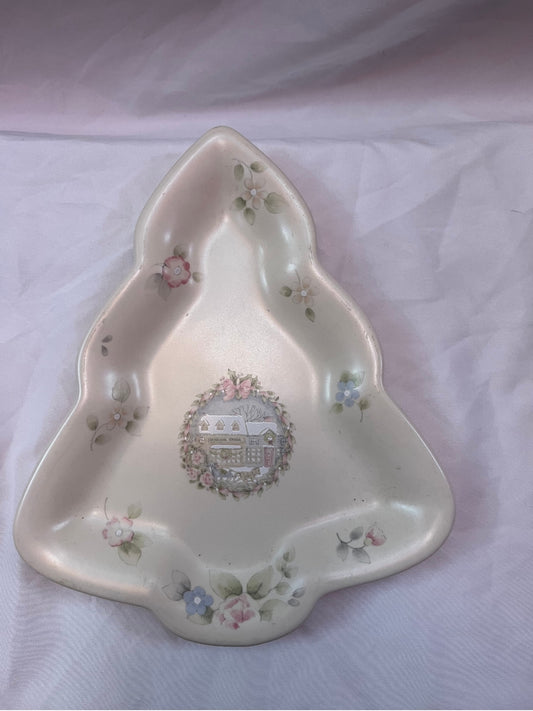 Decorative Christmas tree Plate with Floral Print   8 1/4 In X 8 1/4 In