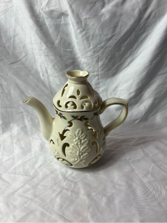 7.4" Vintage Collectible Partylite Holly Leaf Cafe Teapot Candle Holder